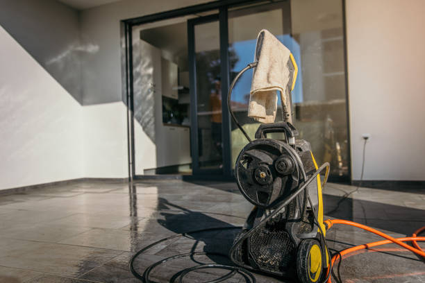 Animal Enclosure Cleaning in Earlimart, CA