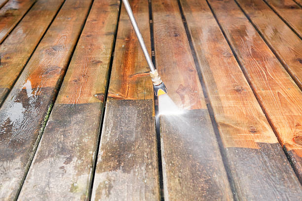 Best Pool Deck Cleaning  in Earlimart, CA